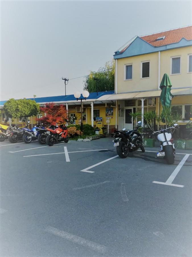 Moto Klub Brod Hotel Exterior photo